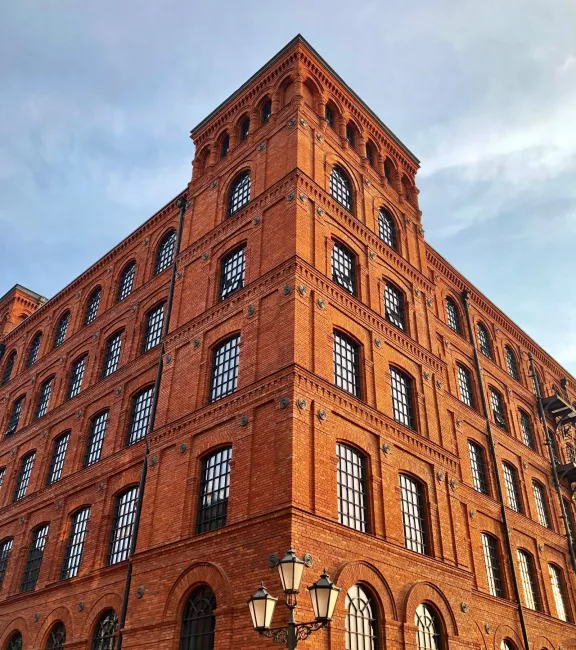 Unsplash: https://unsplash.com/photos/9Nims61xBxU